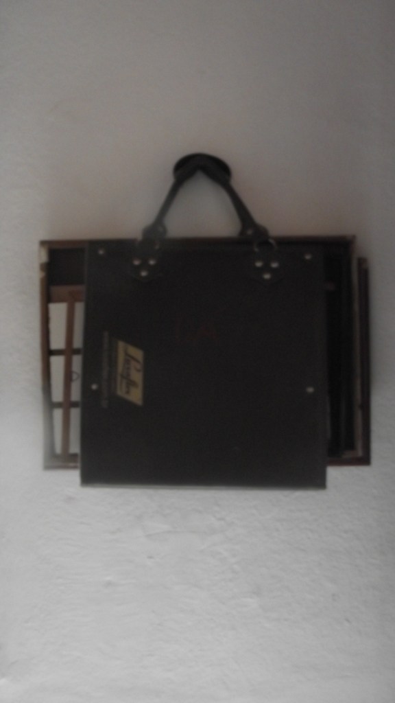 JAN DE MARIA, Dá, molduras e pasta, 50 x 40 x10 cm ,2011, Coleção Particular